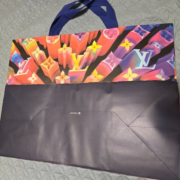 Limited Edition Louis Vuitton - Picture 4 of 6